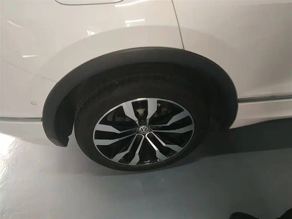 Volkswagen Tiguan L 2019 330TSI Automatic 2WD R-Line Flagship Edition China VI фото 26