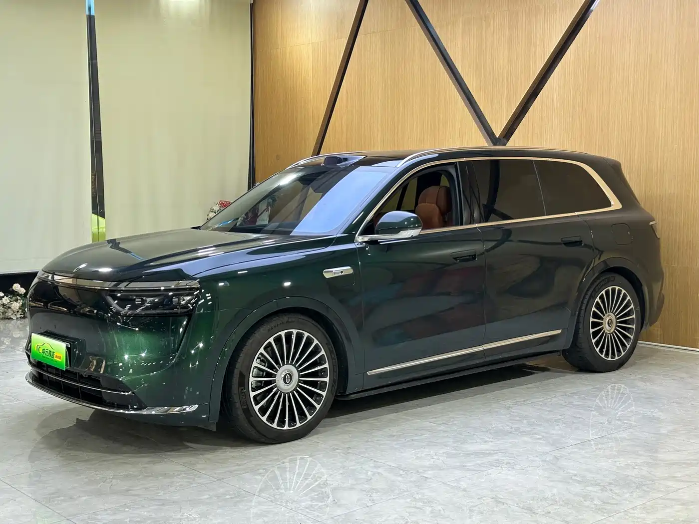 AITO Wenjie AITO M8 2025 Extended Range Ultra 53.4kWh 6-Seater