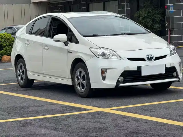  Toyota Prius 2012 1.8L Luxury