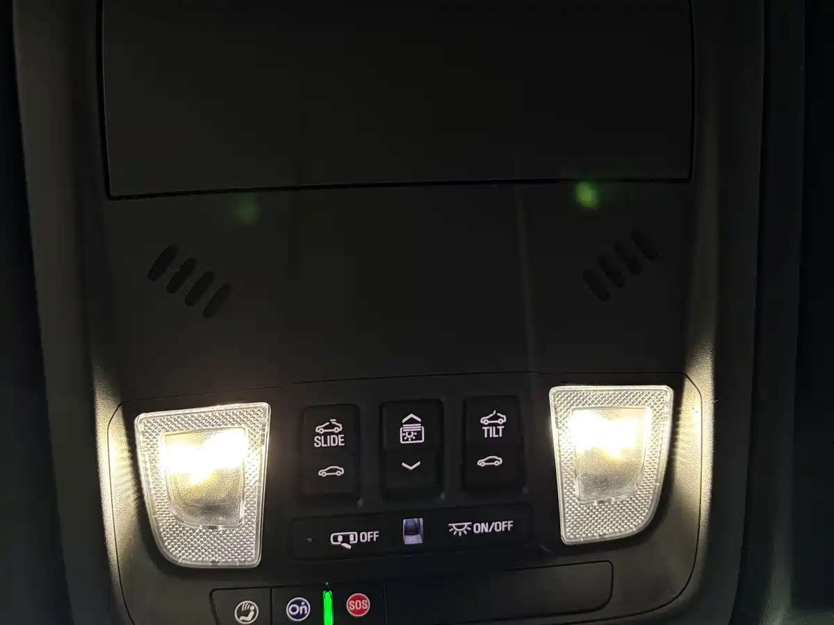 Фото 21 - Cadillac XT4