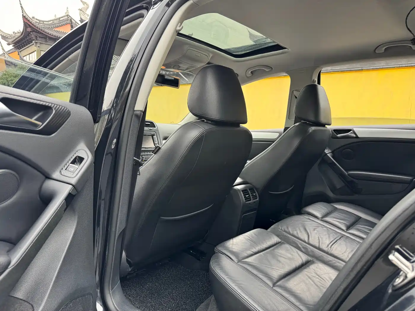 Volkswagen Golf 2012 1.4TSI Automatic Luxury фото 7
