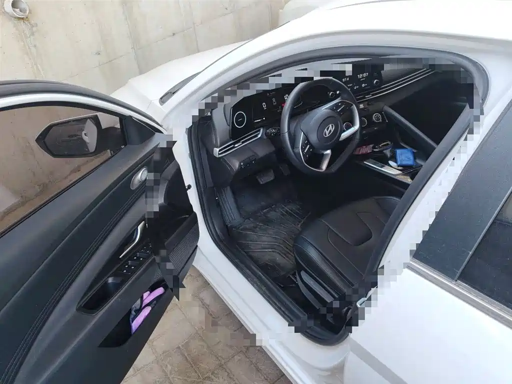 Hyundai Elantra 2023 1.5L CVT GLX Elite Edition фото 14