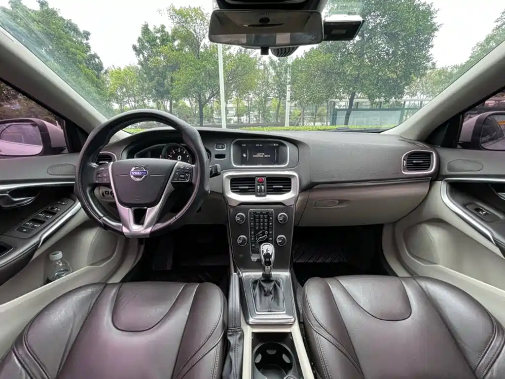 Volvo V40 2016 2015 1.6T Smart Comfort Edition