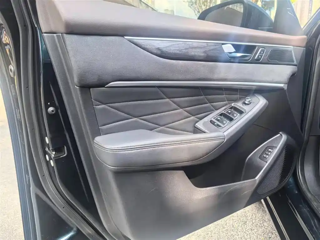 DONGFENG YI HYUN MAX