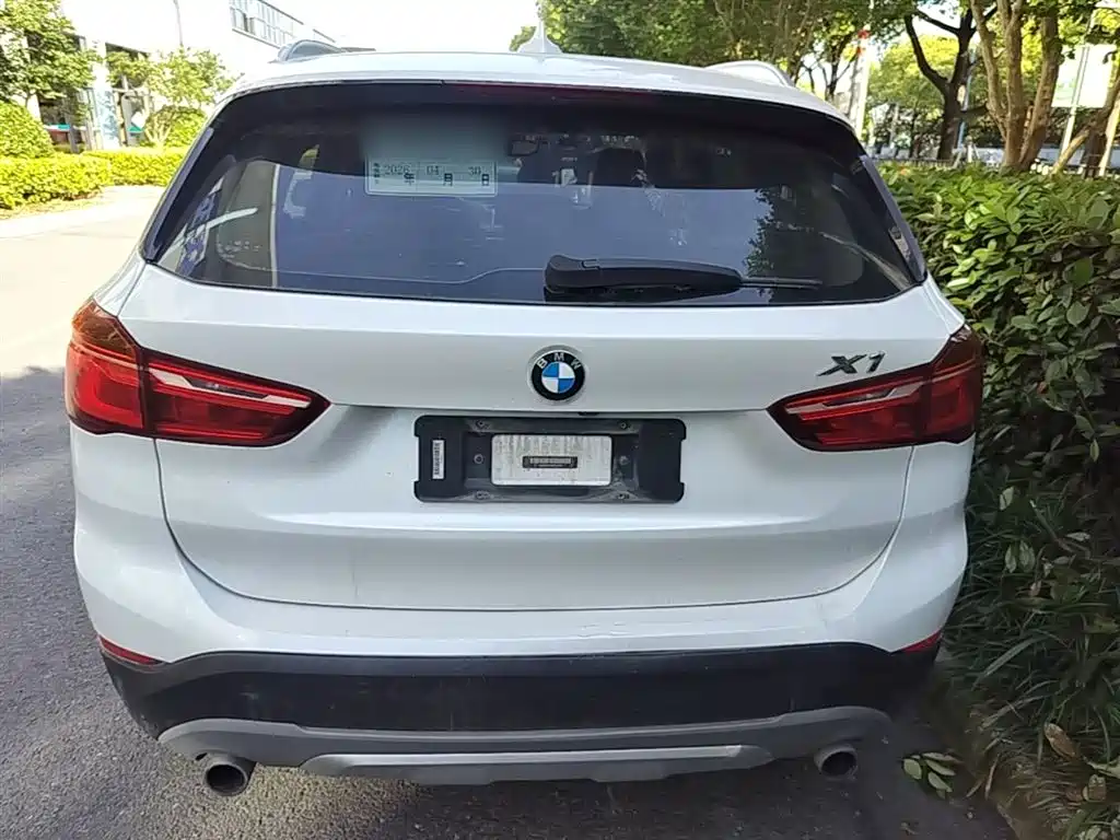 BMW X1 2016 xDrive20Li Luxury Model фото 6