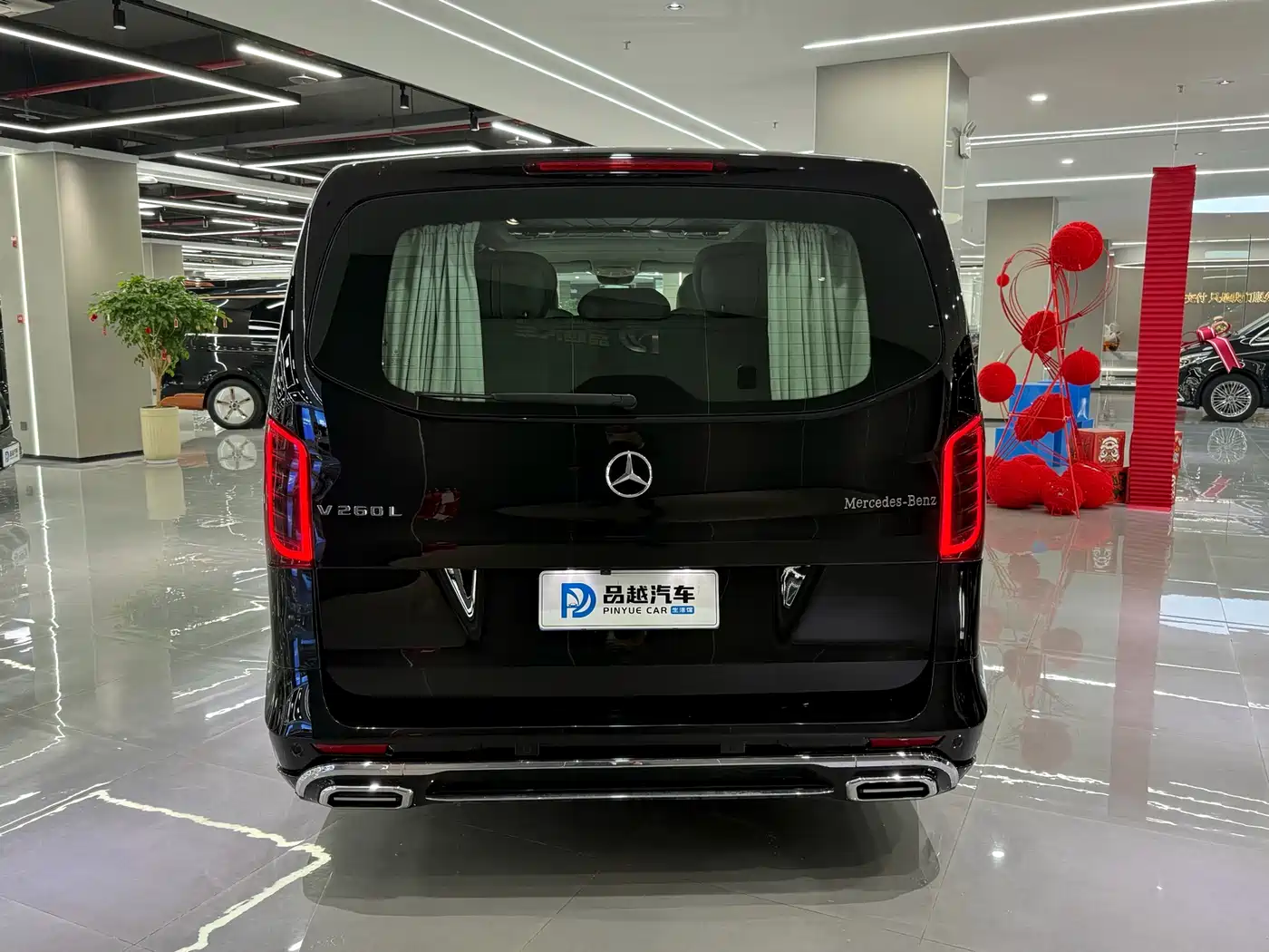 Mercedes-Benz Vito 2023 2.0T Business 7-Seater фото 4