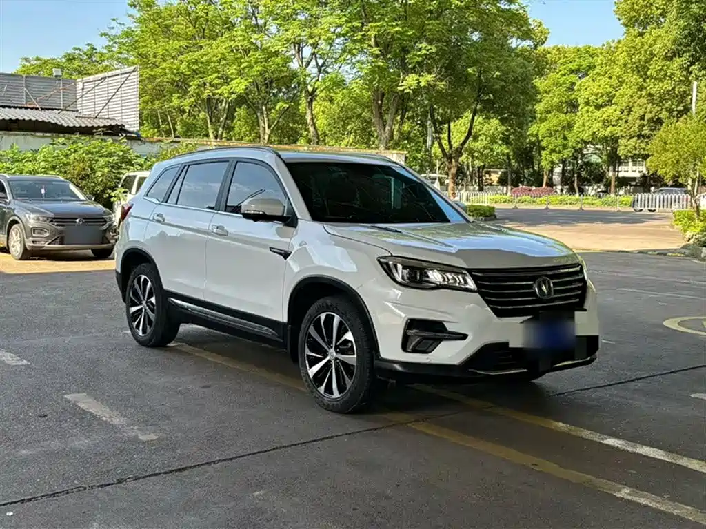 Фото 4 - Changan CS75