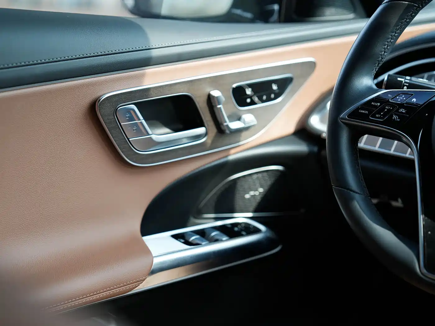 Mercedes-Benz E-Class 2024 E 300 L Fashion фото 11