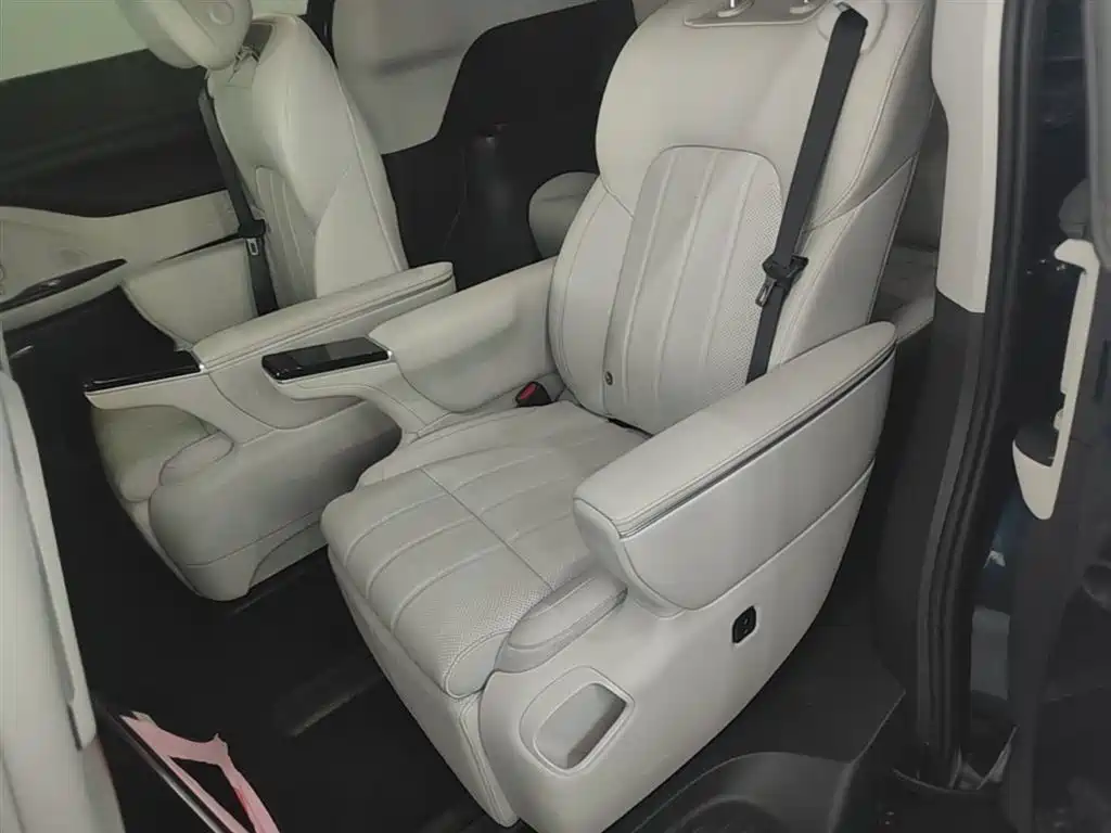 Voyah Auto Voyah Dreamer 2025 Model PHEV 4WD Excellent QianKun Edition фото 17