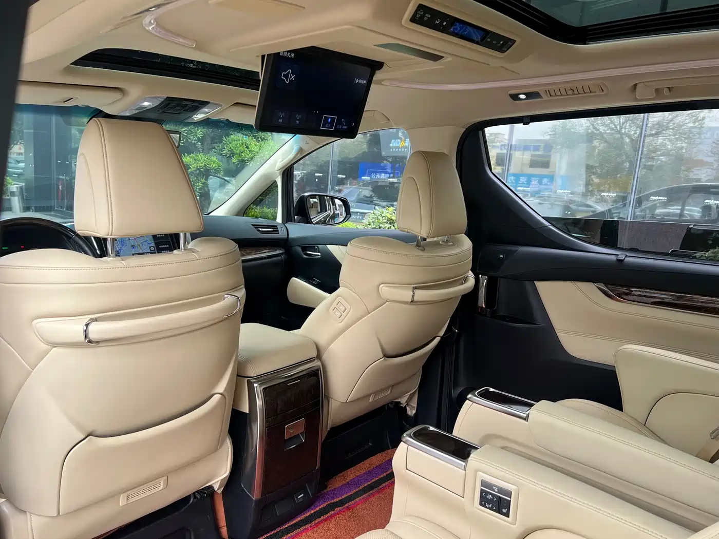 Toyota Alphard 2021 Hybrid 2.5L Luxury фото 5