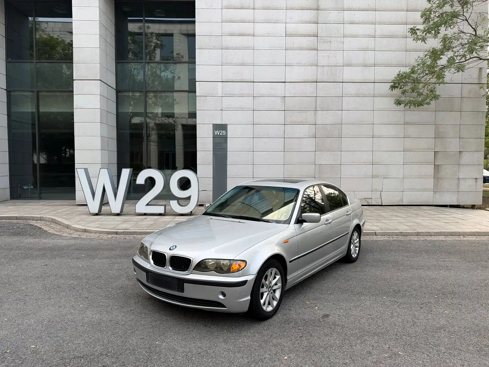 Photo 1 - BMW 3 Series