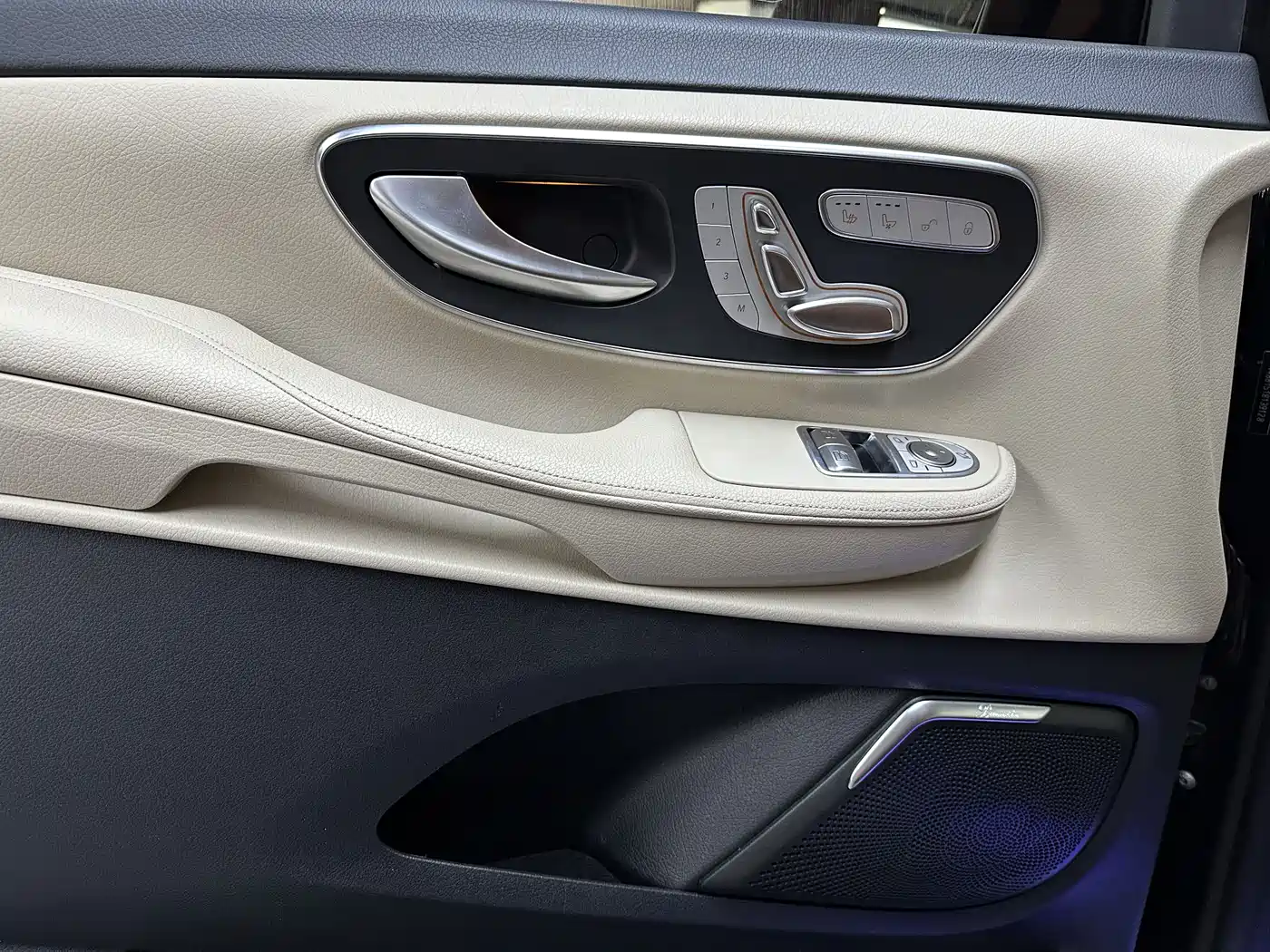 MERCEDES-BENZ V-CLASS