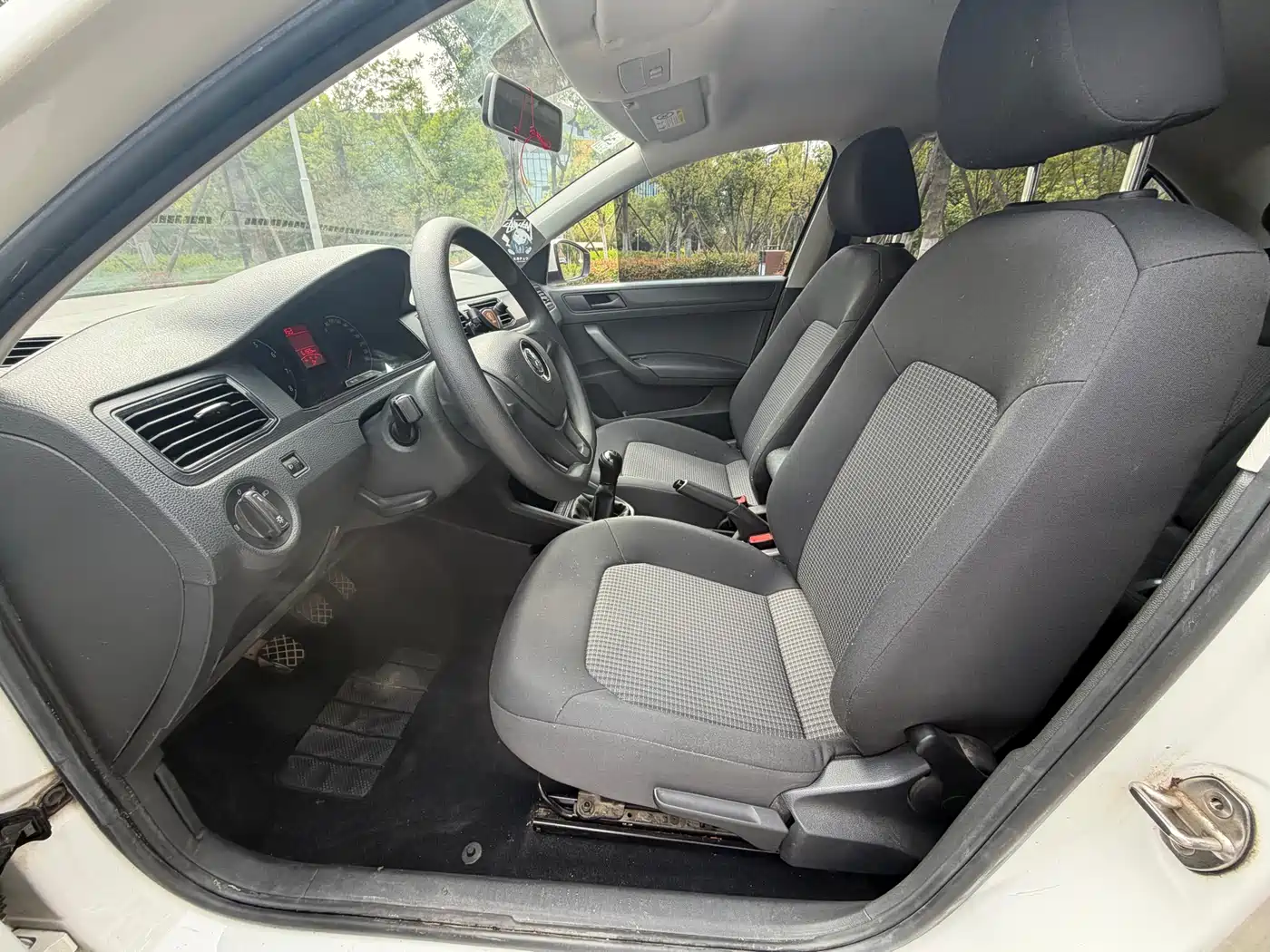 Volkswagen Santana 2018 1.5L Manual Trend Edition фото 8