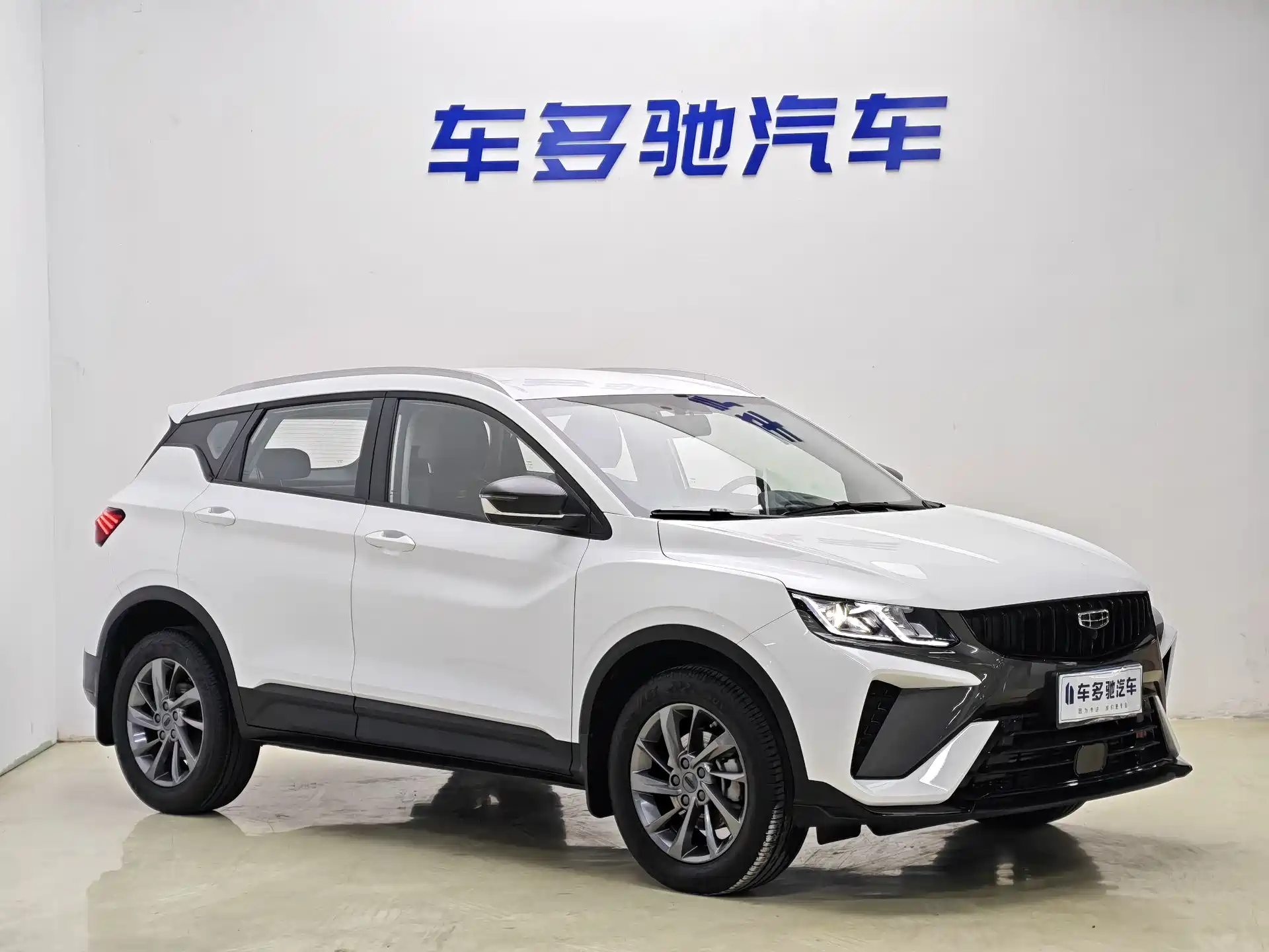 Фото 3 - Geely Coolray