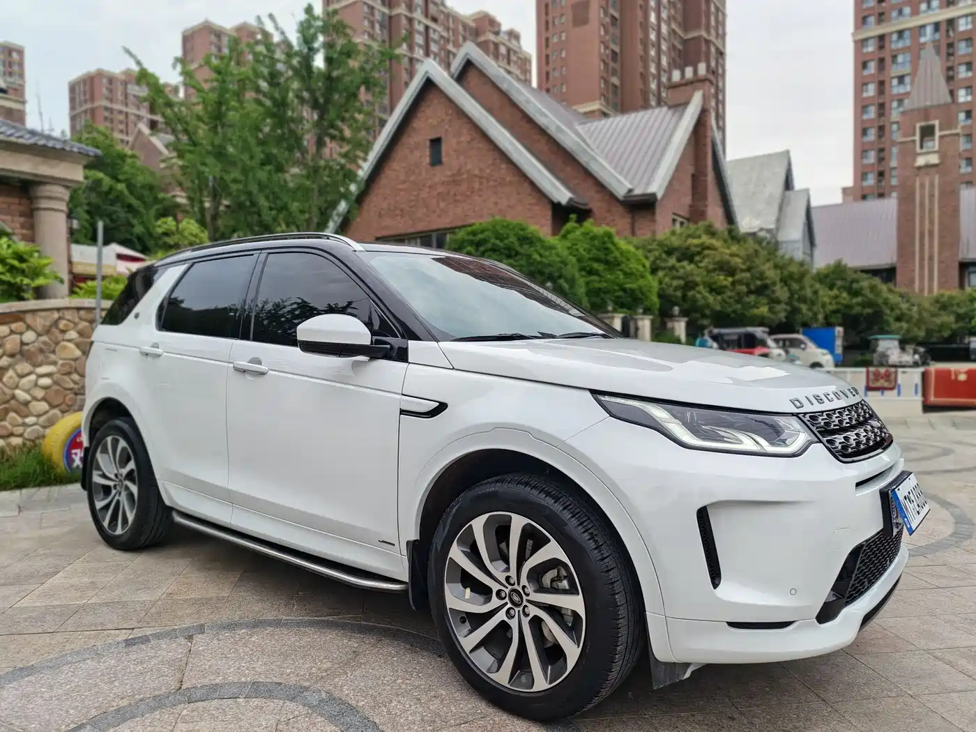 Land Rover Discovery Sport 2021 249PS R-Dynamic SE Performance Technology Edition 5-seater фото 3