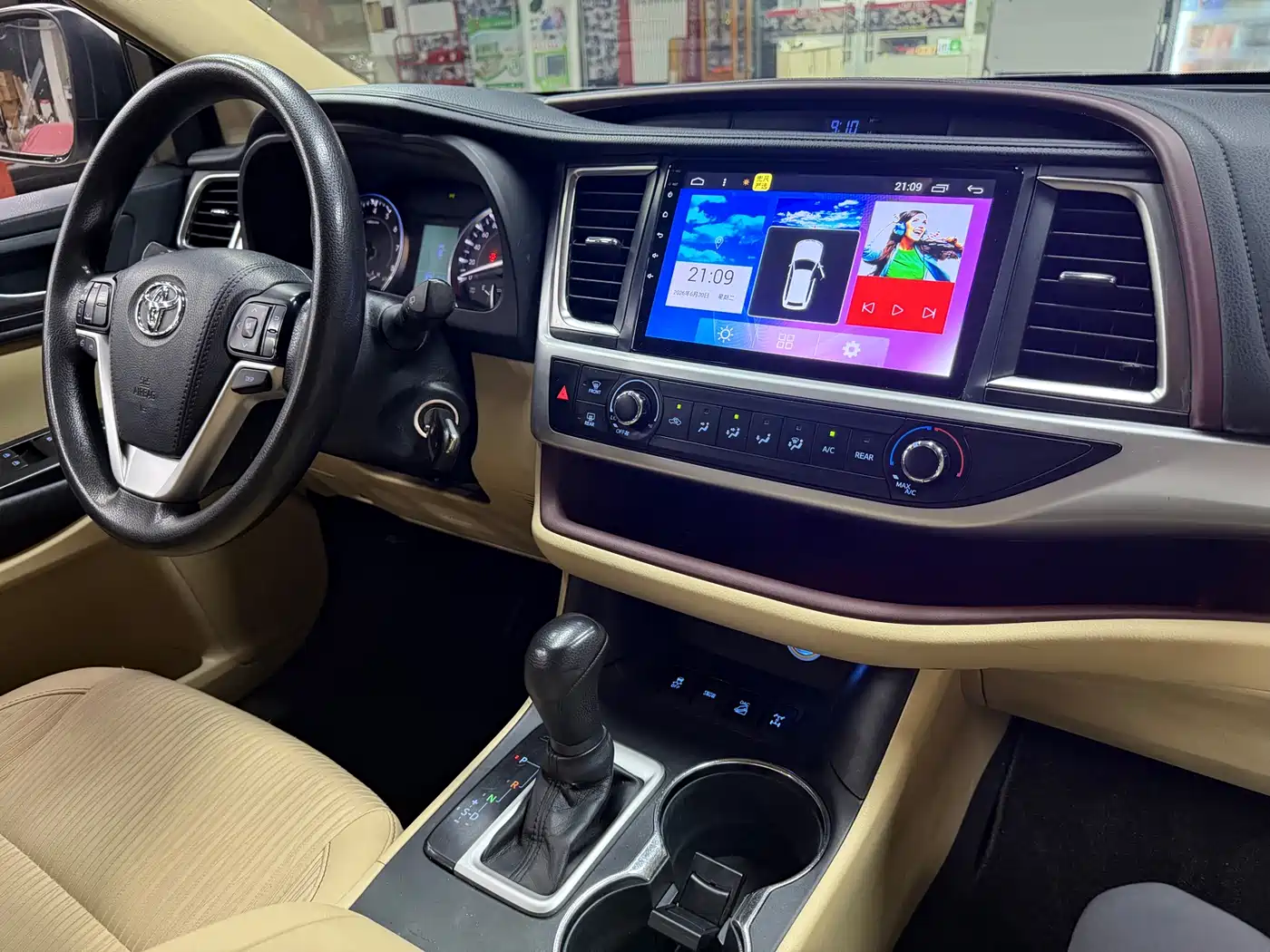 Photo 14 - Toyota Highlander