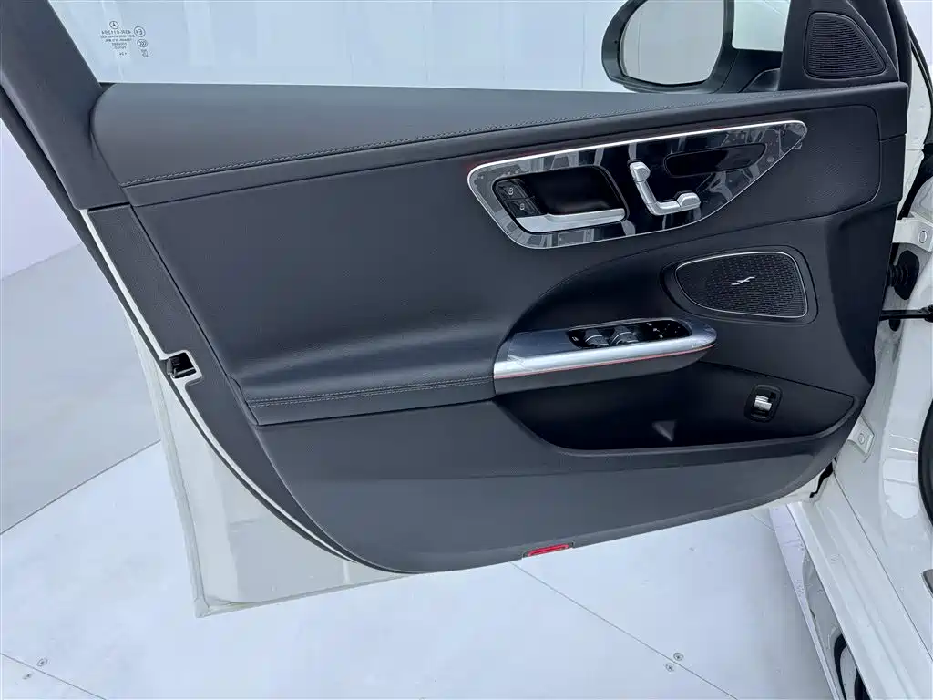 Mercedes-Benz C-Class 2025 C 260 L Sport Edition фото 17