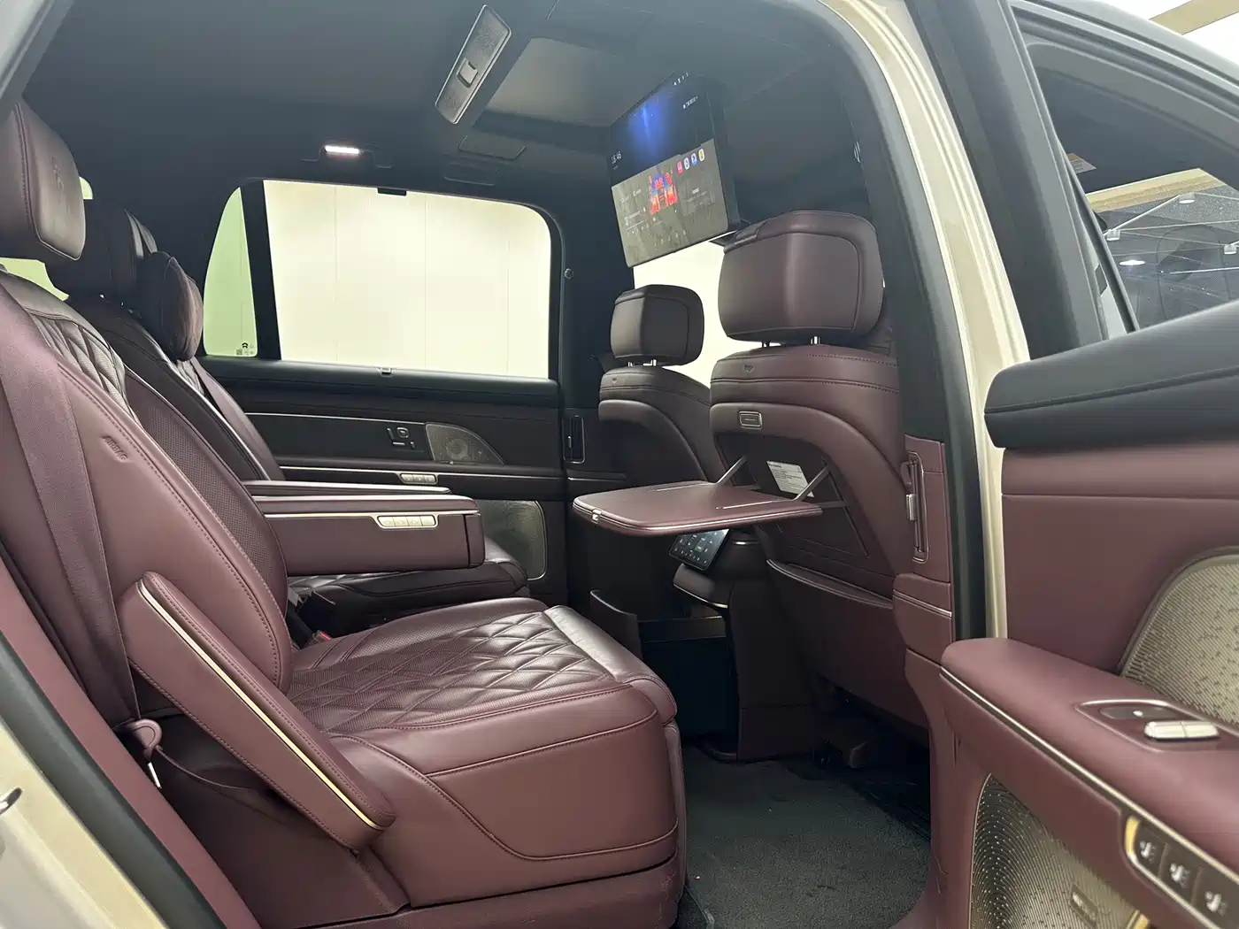 NIO ES8 2025 2025 Model 6-Seat Executive Luxury Edition