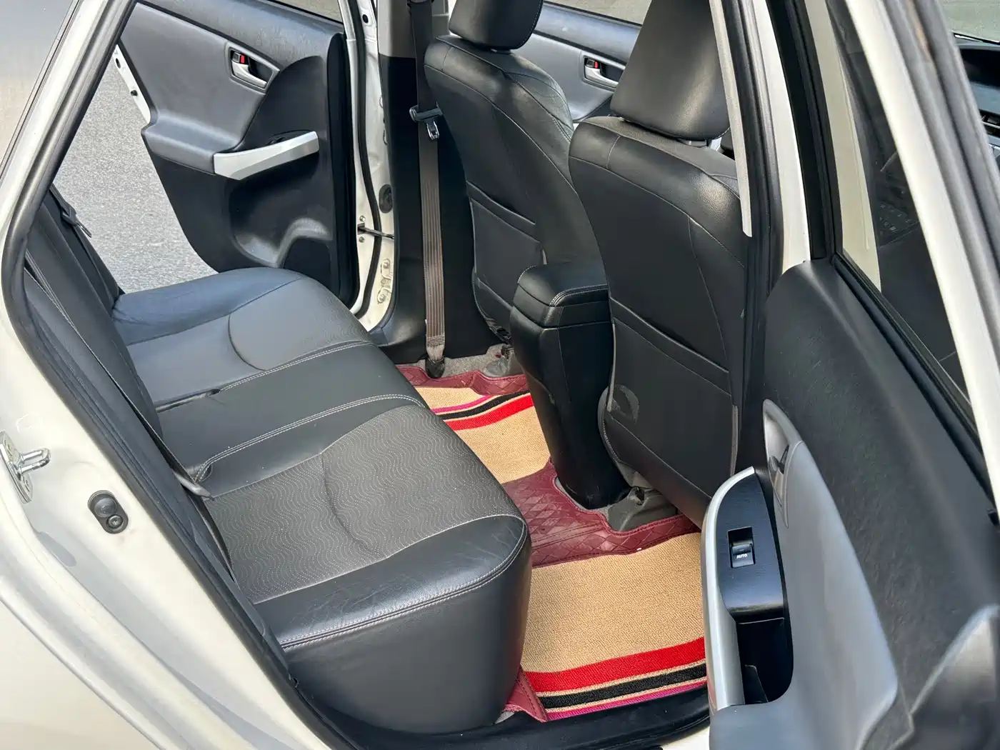 Toyota Prius 2015 2012 1.8L Luxury Advanced Edition