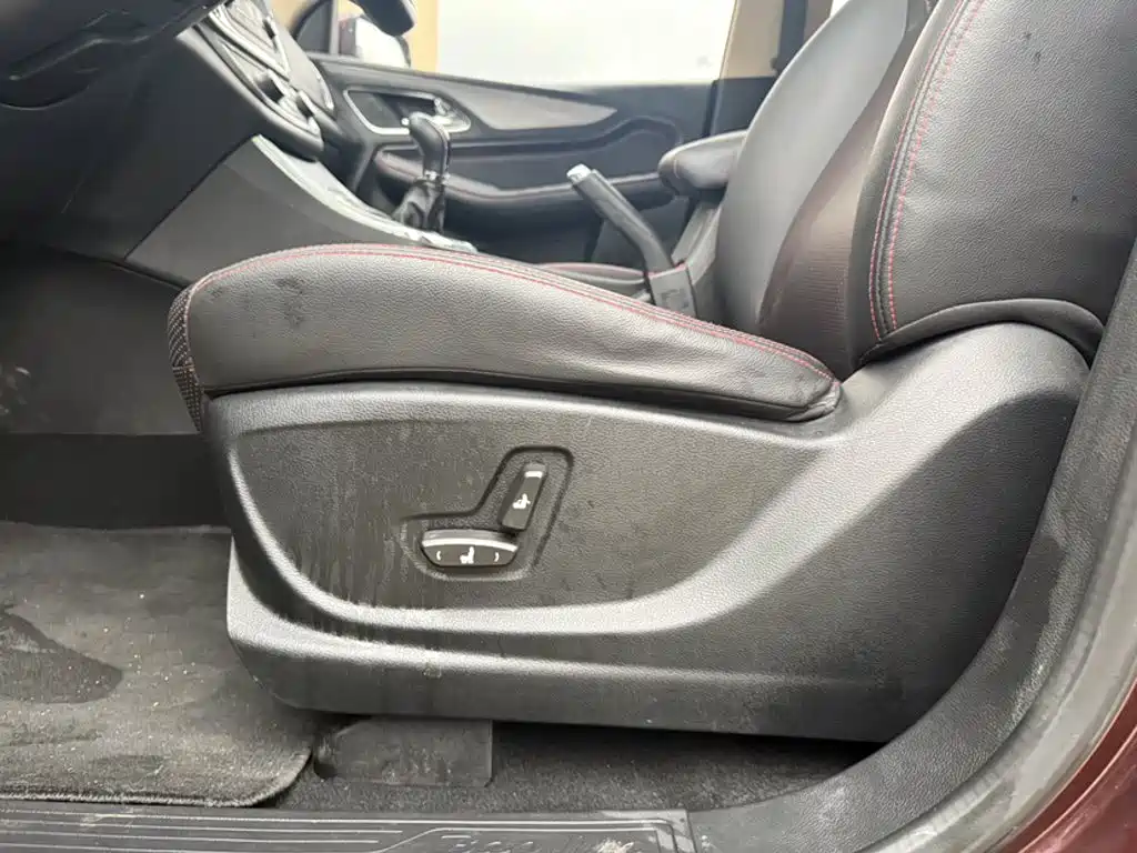 Baojun 560 2016 2015 1.8L Manual Luxury