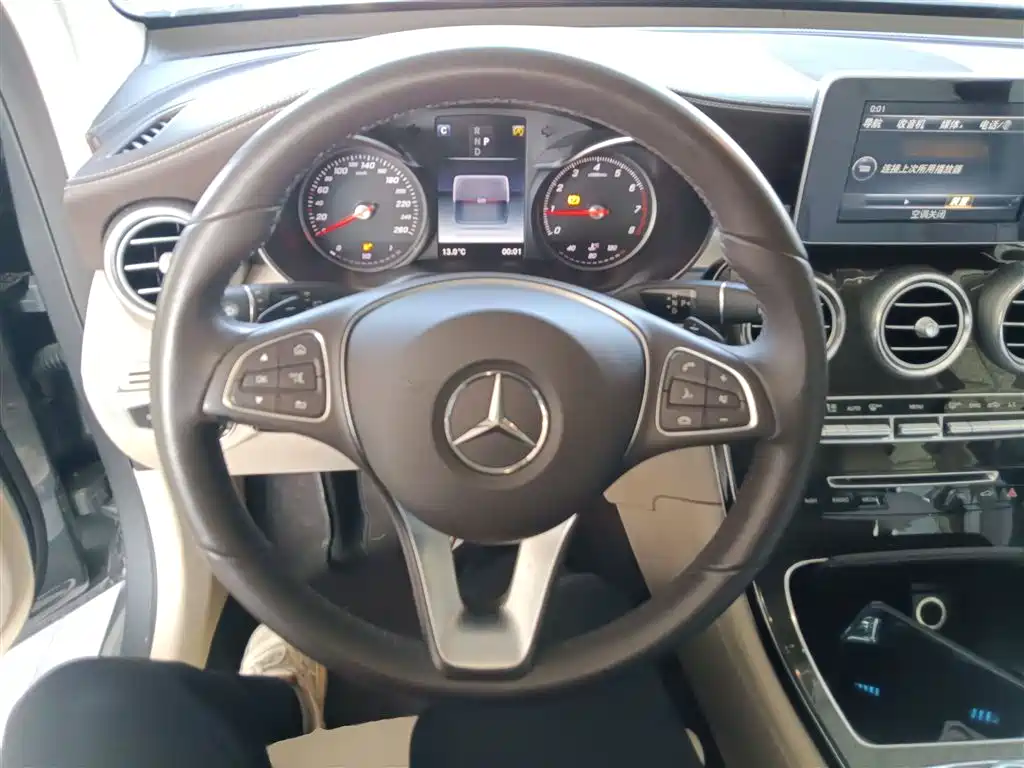 Mercedes-Benz GLC 2017 GLC 260 4MATIC Dynamic фото 3