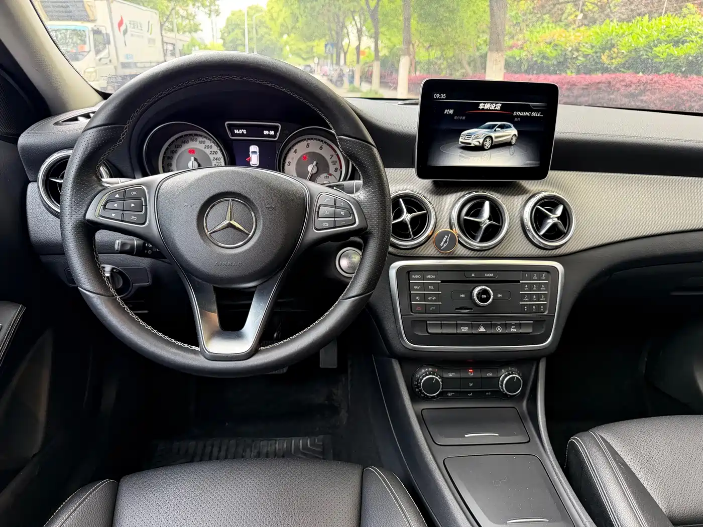 Mercedes-Benz GLA 2016 GLA 200 Fashion фото 14