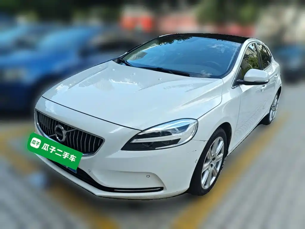 Volvo V40 2018 2018 T3 R-Design Edition