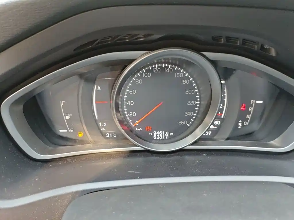 Volvo V40 2018 2018 T3 R-Design Edition