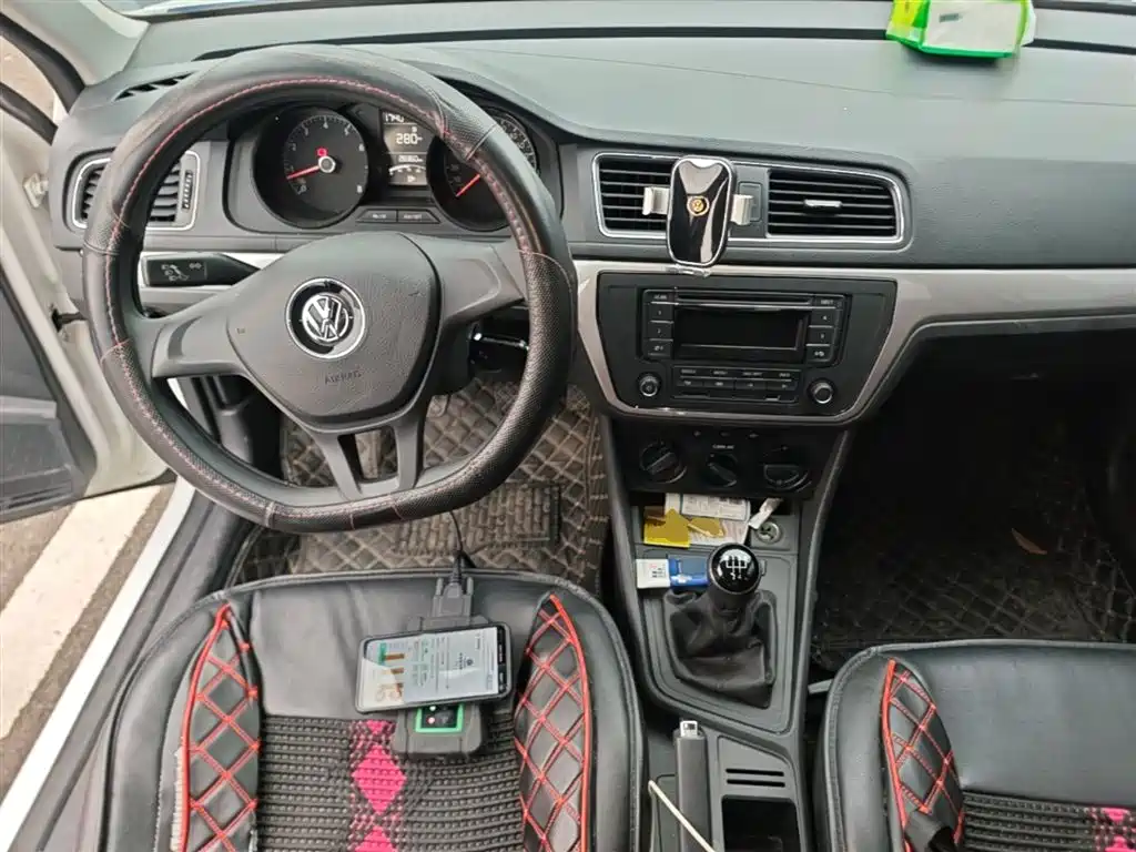Volkswagen Lavida 2017 1.6L Manual Trend Edition фото 10