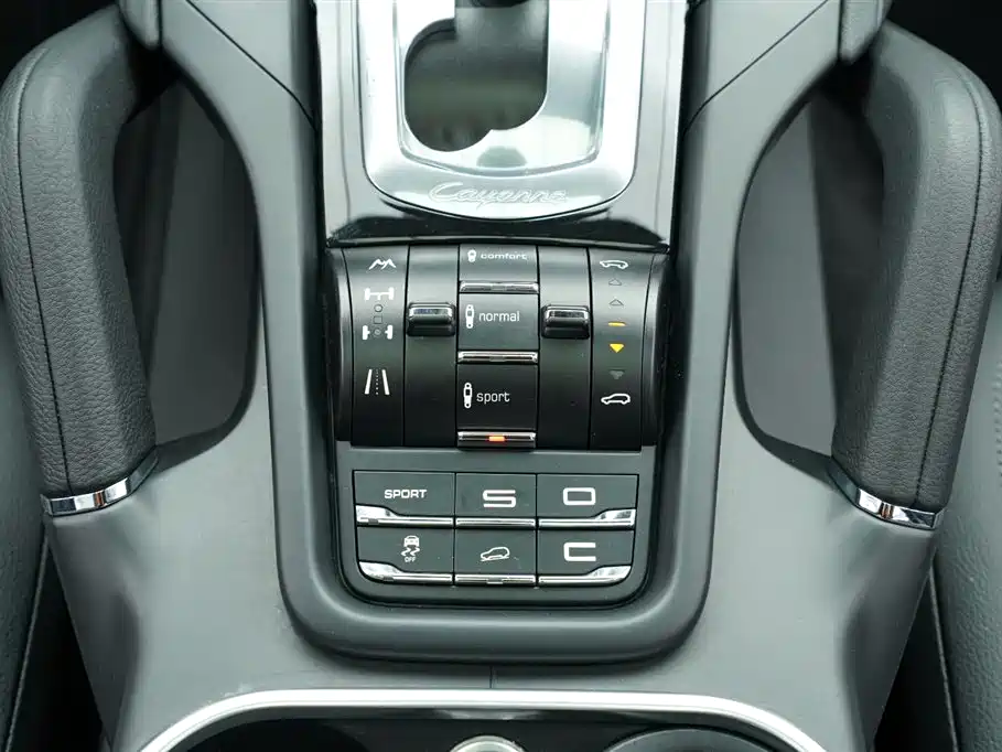 Porsche Cayenne 2011 Cayenne 3.0T фото 19