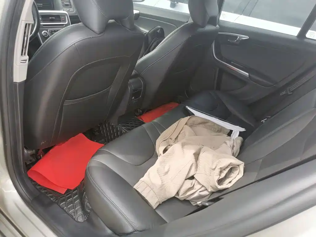 Photo 17 - Volvo V60