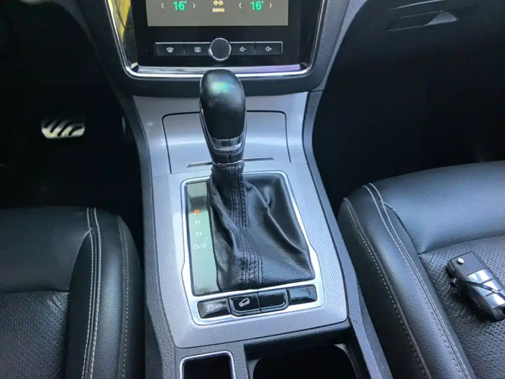 Roewe RX5 2016 2016 20T 2WD Automatic Internet Smart Edition
