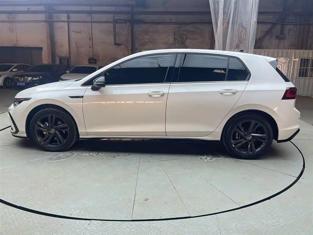 Volkswagen Golf 2021 280TSI DSG R-Line фото 8