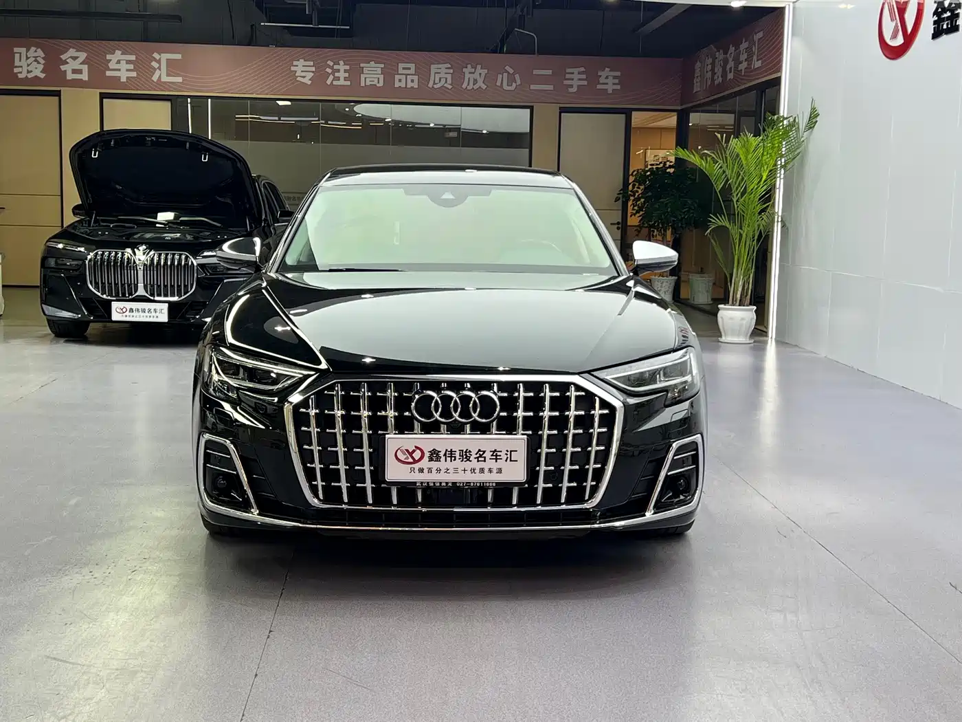 Фото 3 - Audi A8