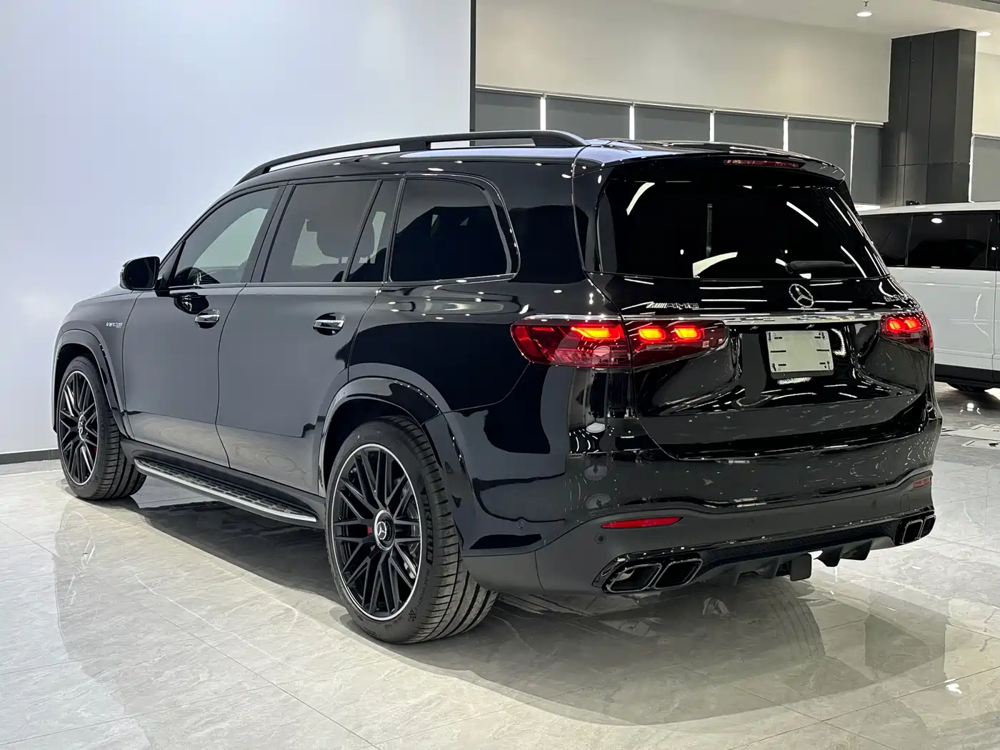 MERCEDES-BENZ GLS AMG