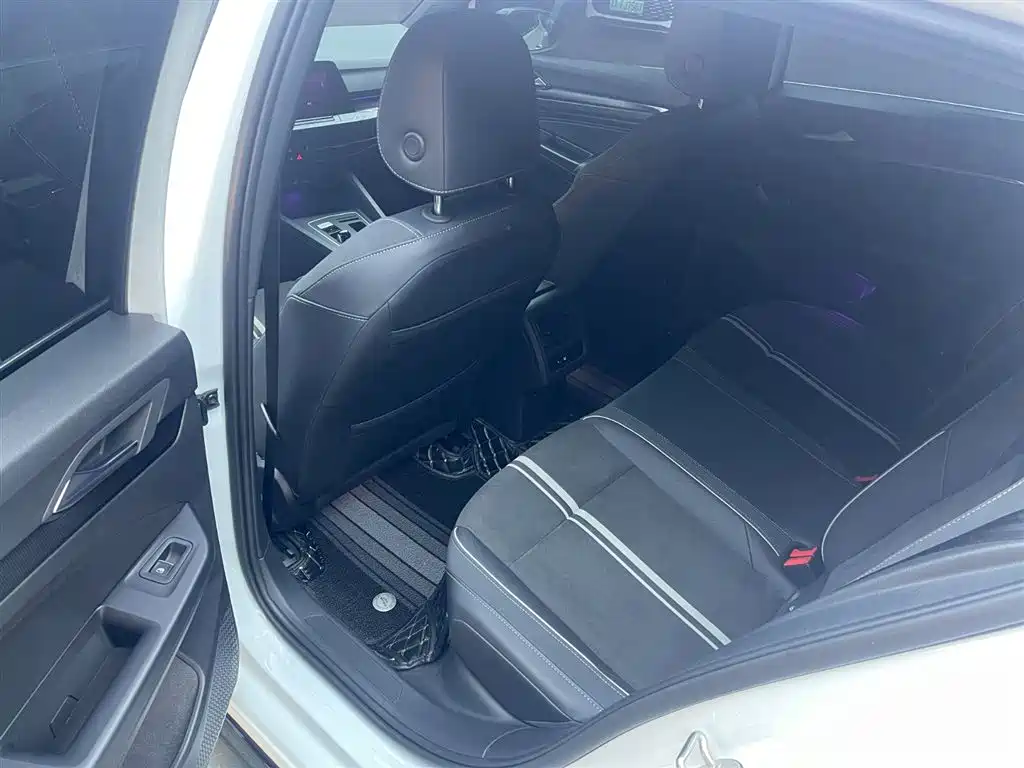 Volkswagen Golf 2021 280TSI DSG R-Line фото 27