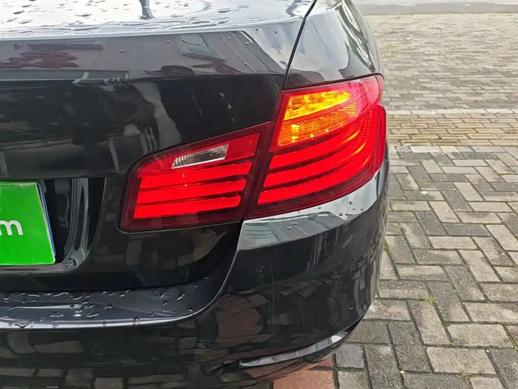 BMW 5 Series 2014 528Li Leading Edition фото 24