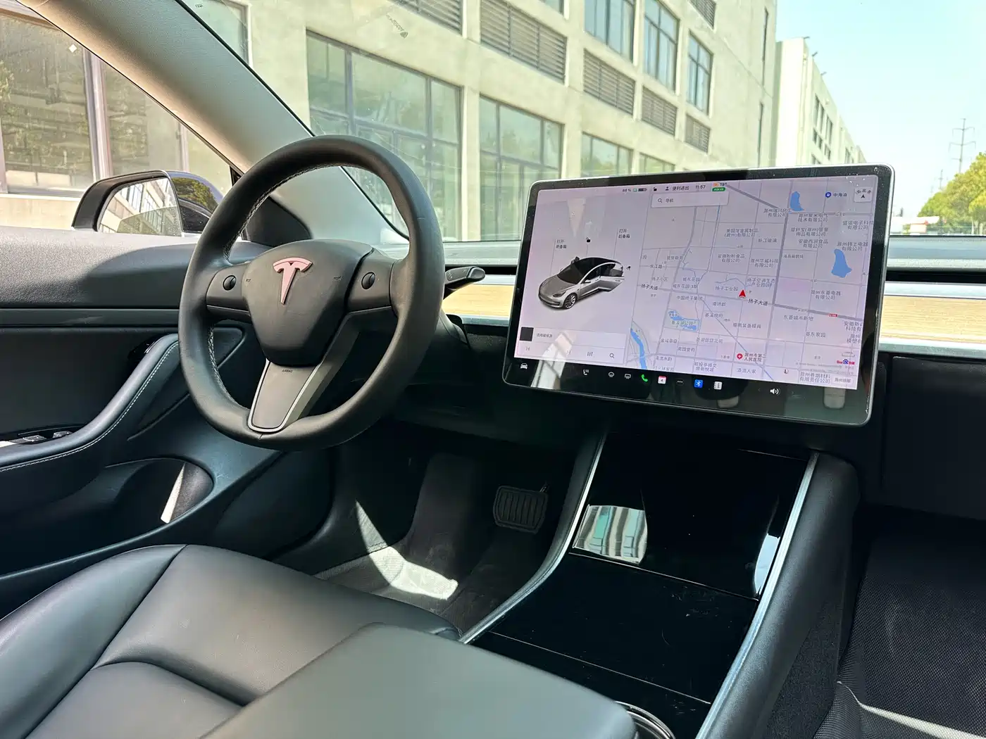 TESLA MODEL 3