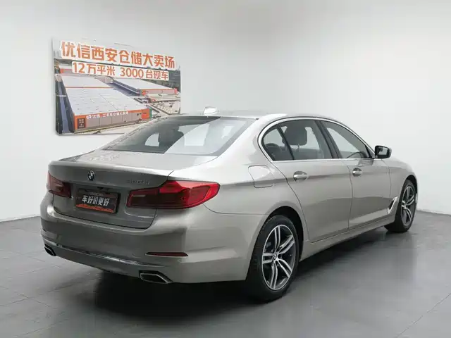 BMW 5 Series 2020 525Li Luxury Package — фото 2