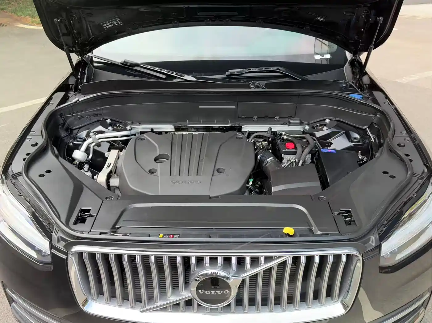 VOLVO XC90