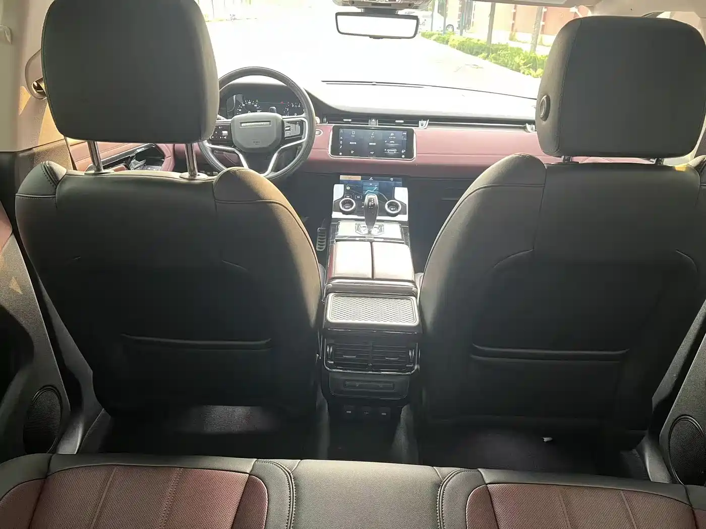 Land Rover Range Rover Evoque 2022 Range Rover Evoque L 249PS R-Dynamic Luxury Edition фото 14