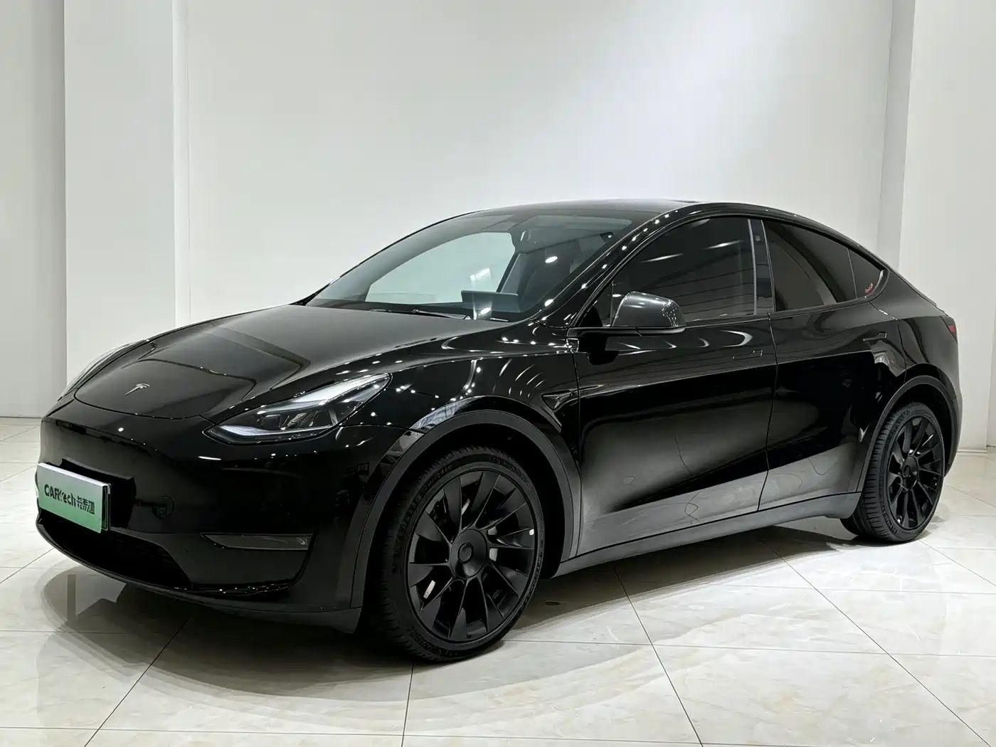 Фото 1 - Tesla Model Y
