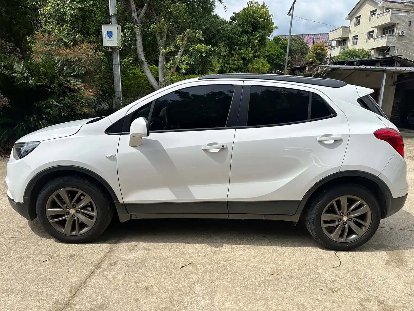 Buick Encore 2017 18T Automatic 2WD Urban Leading фото 3