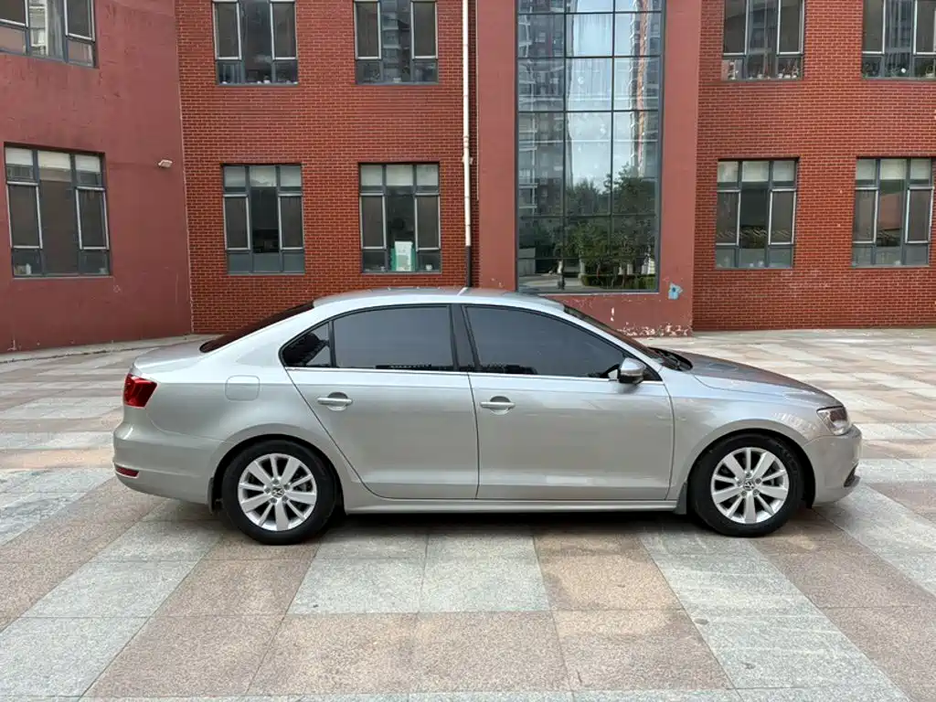 Photo 21 - Volkswagen Sagitar