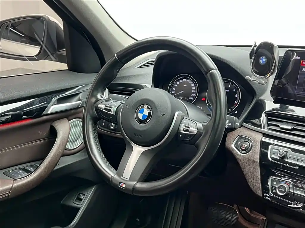 BMW X1 2021 sDrive25Li Leading фото 22