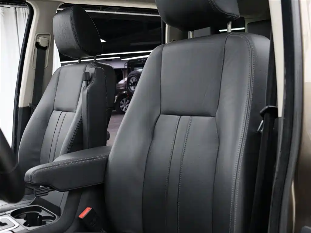 Land Rover Discovery 2011 3.0 SDV6 HSE Diesel фото 3