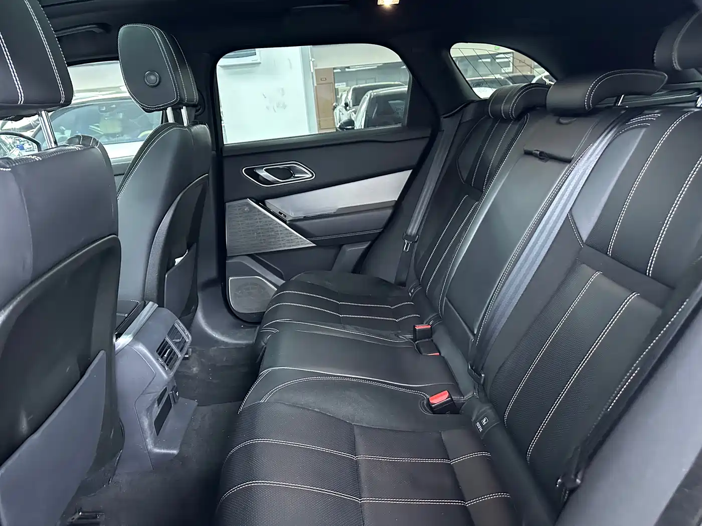 Land Rover Range Rover Velar 2019 380PS R-DYNAMIC SE фото 12