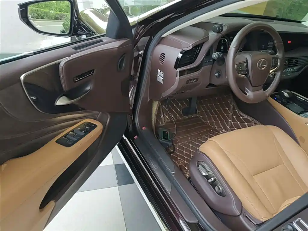 Lexus LS 2018 350 Excellence Edition China V фото 16