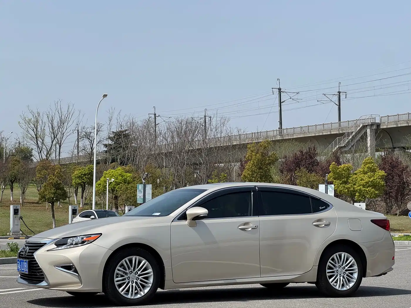 LEXUS ES