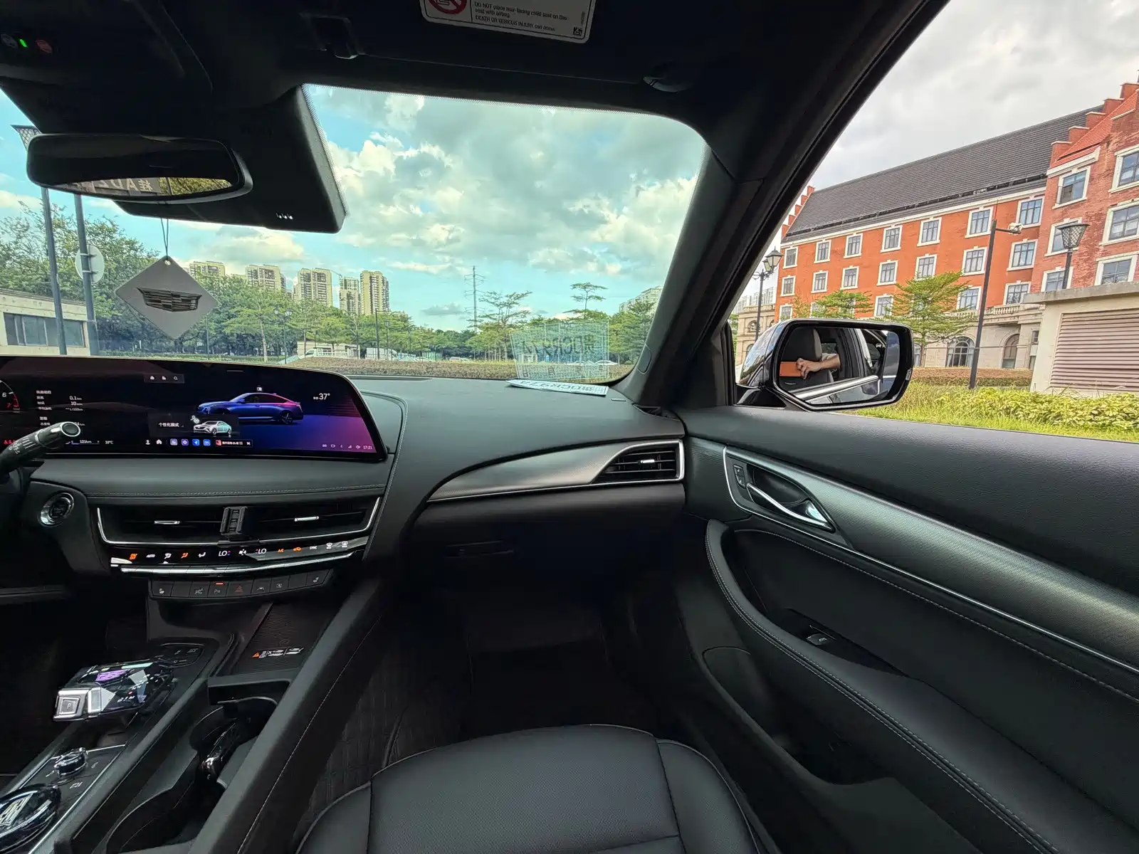 Фото 13 - Cadillac CT5